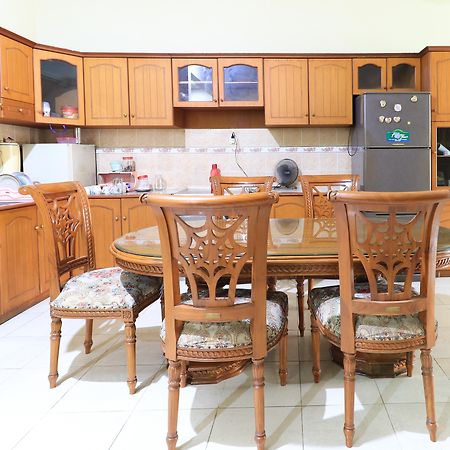 Guest House Samarinda Εξωτερικό φωτογραφία